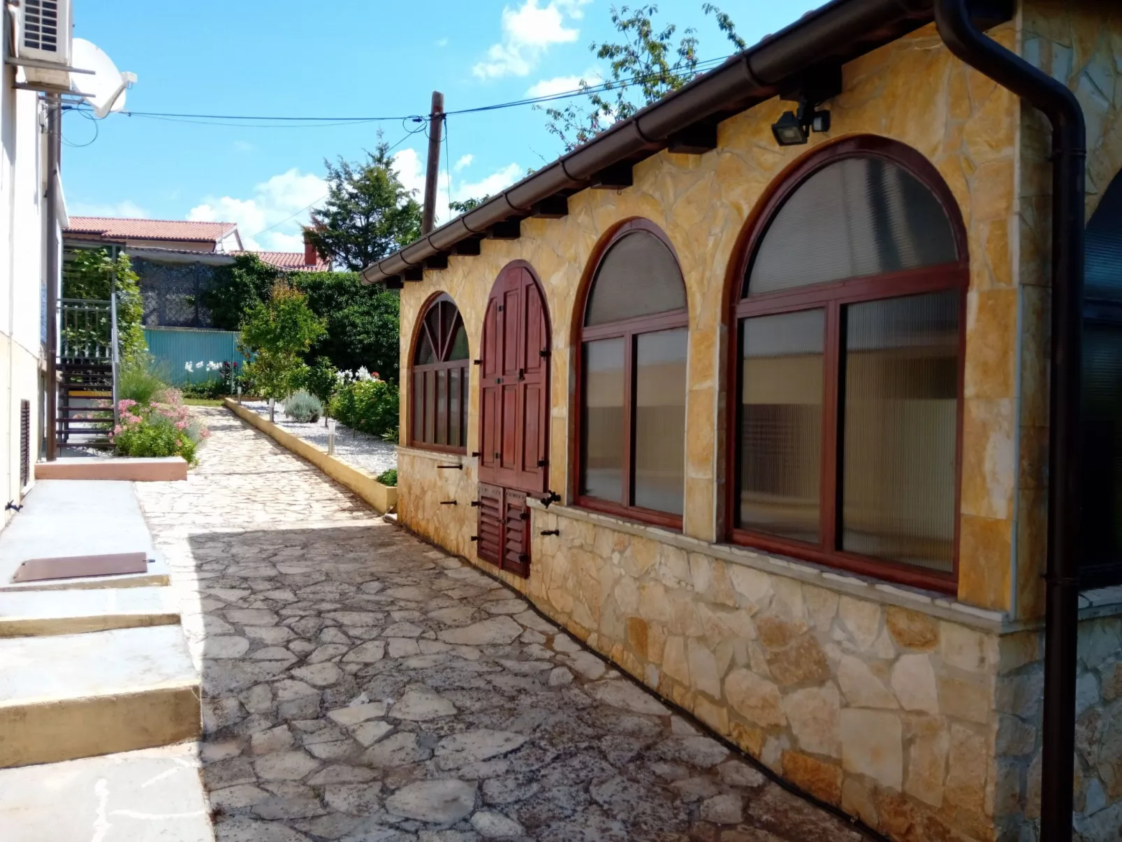 Anwesen "Krasno" mit Terrasse-Dedans