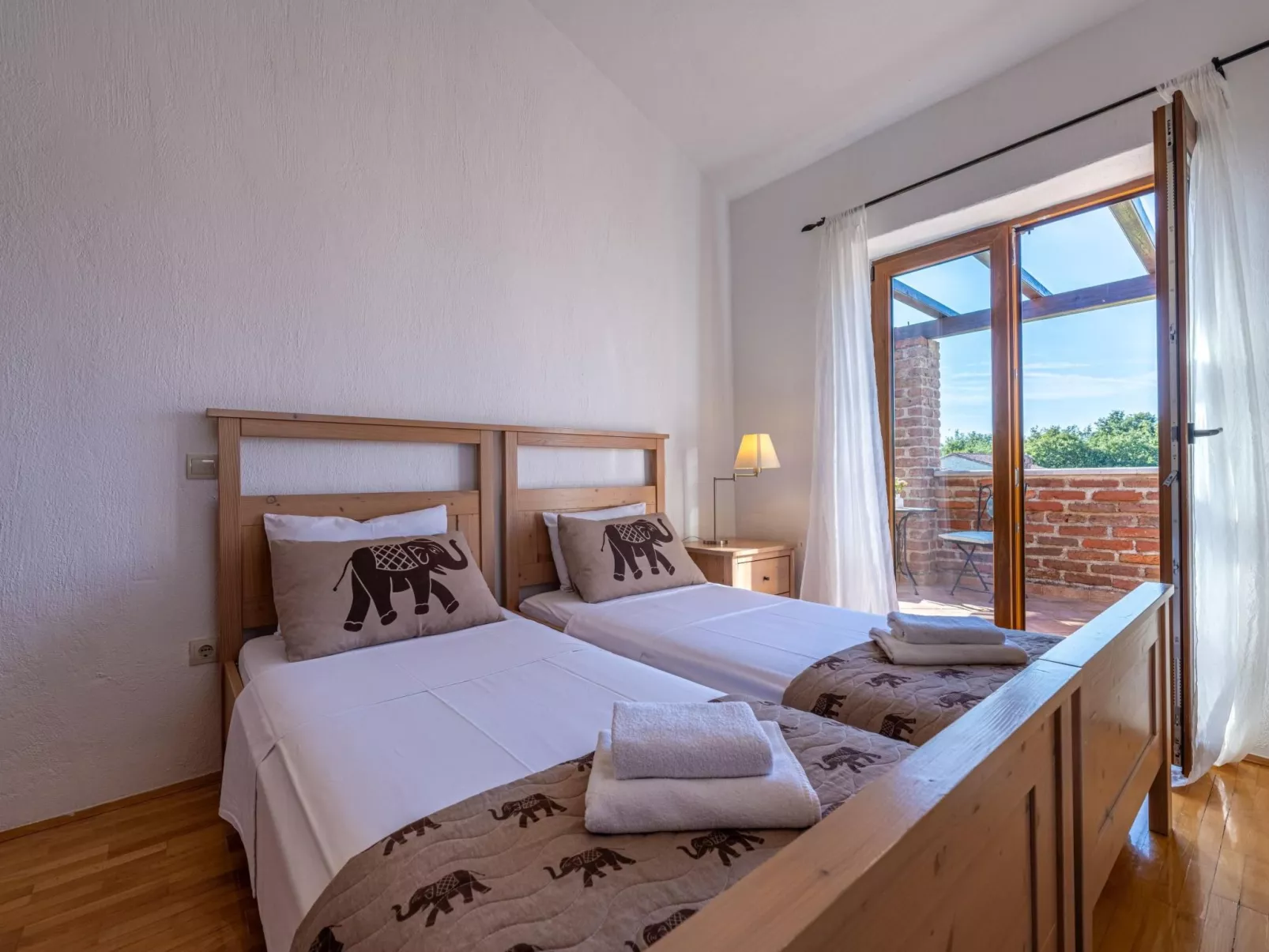 "Paradis 6" mit Whirlpool-Inside