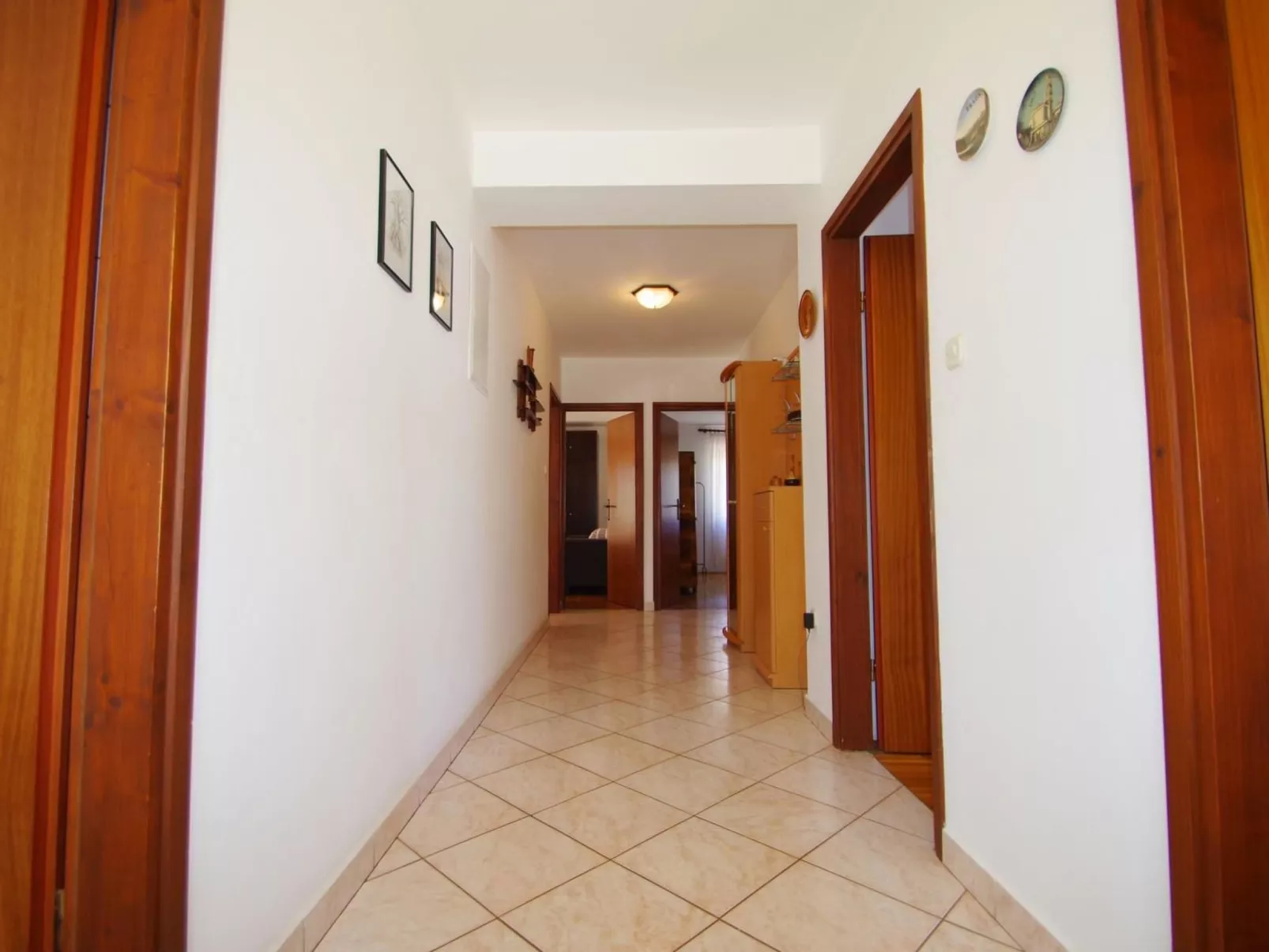 Geräumige Wohnung mit schöner Terrasse und Garten-Inside