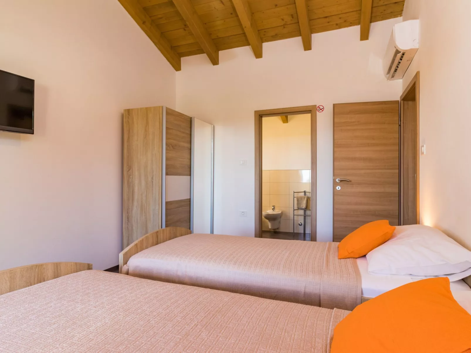 Beeindruckende Luxusvilla mit beheiztem Privatpool-Dedans