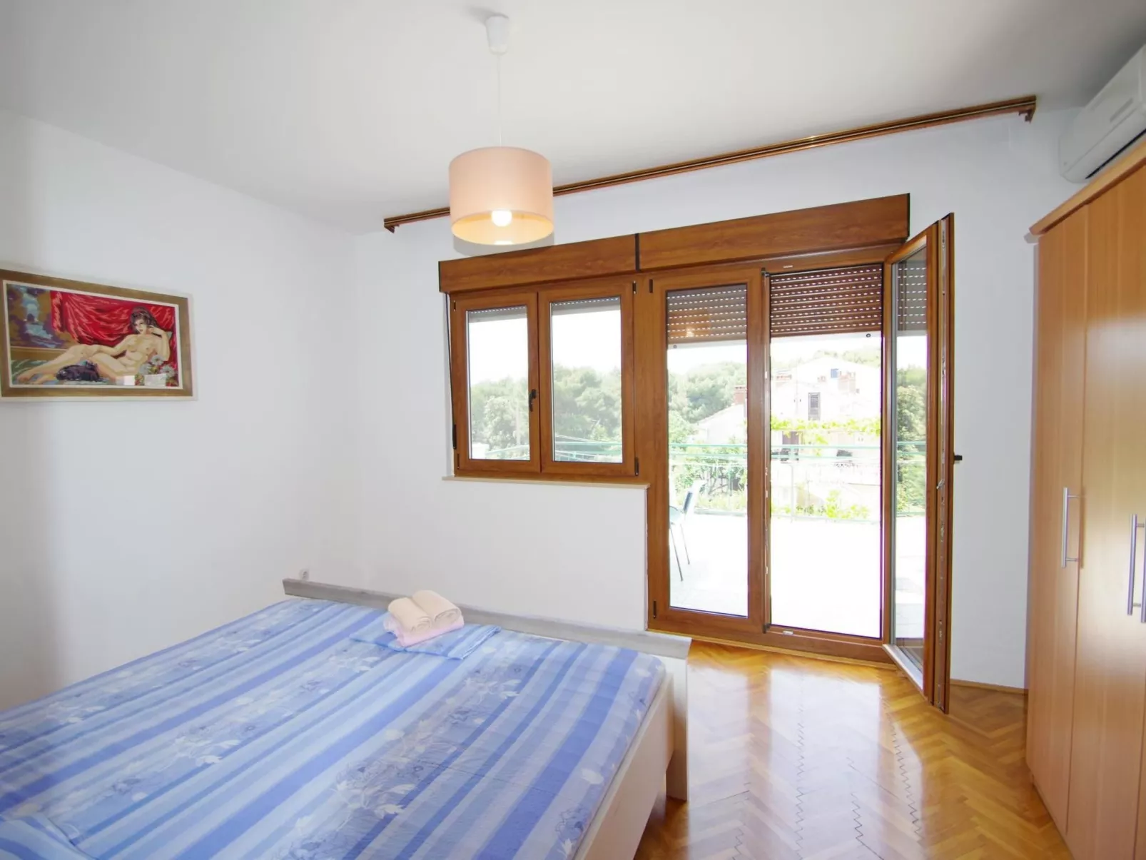 "Gortanova" mit privatem Balkon-Dedans