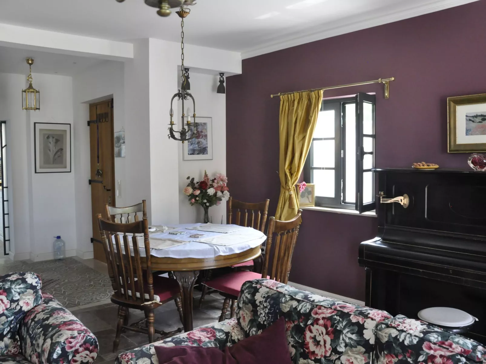 In Zelinika mit Großer Terrasse-Inside