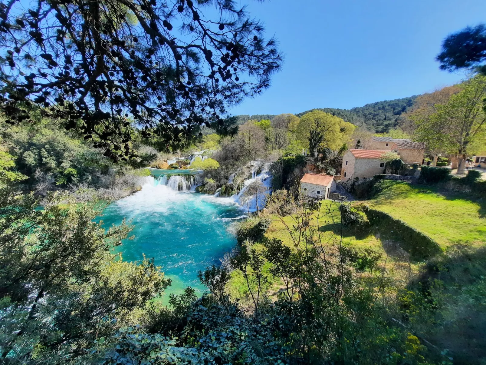 Wohnung mit Blick auf das Wasser-Umgebung