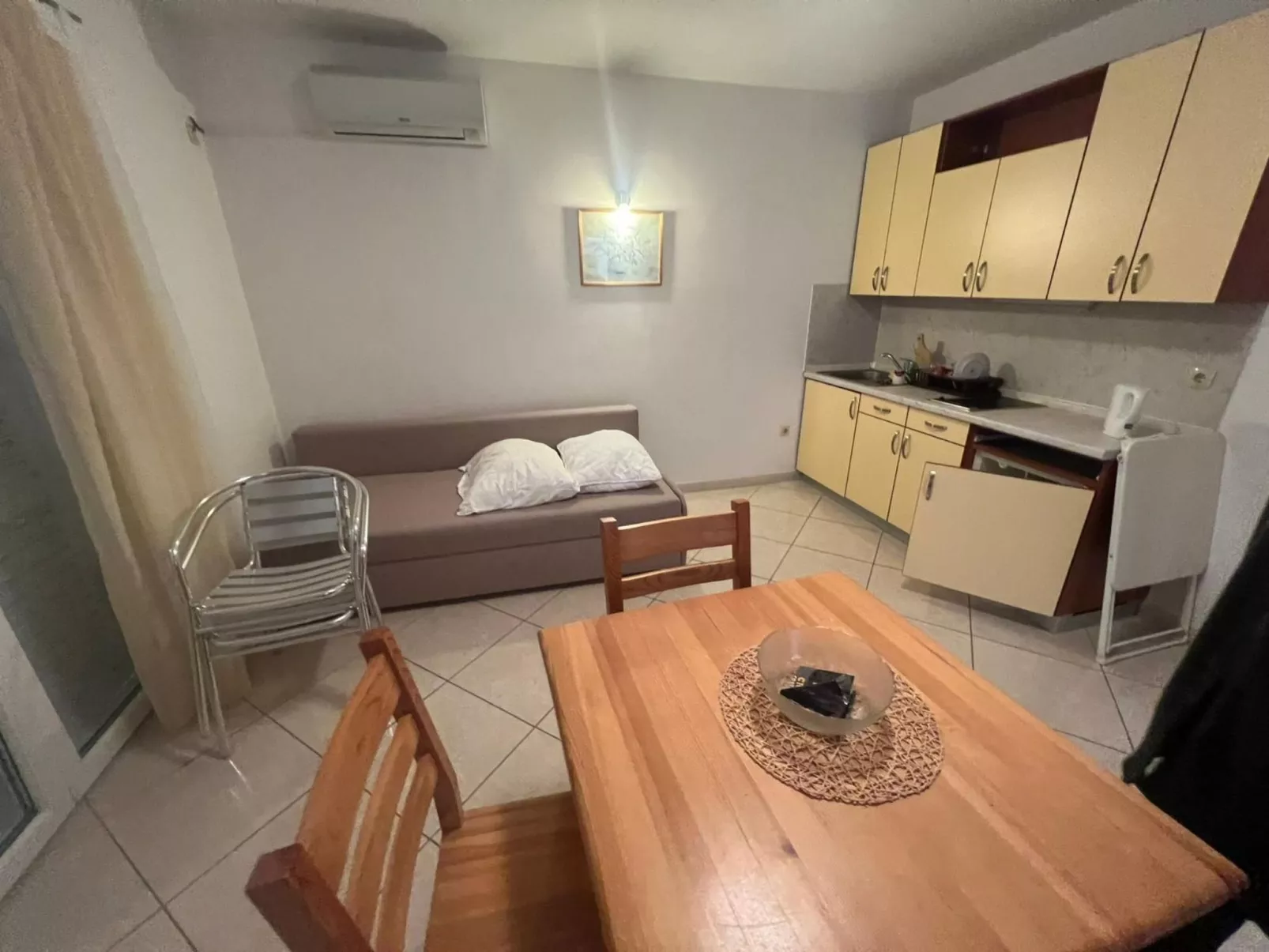 Velvet Vista 1-Inside