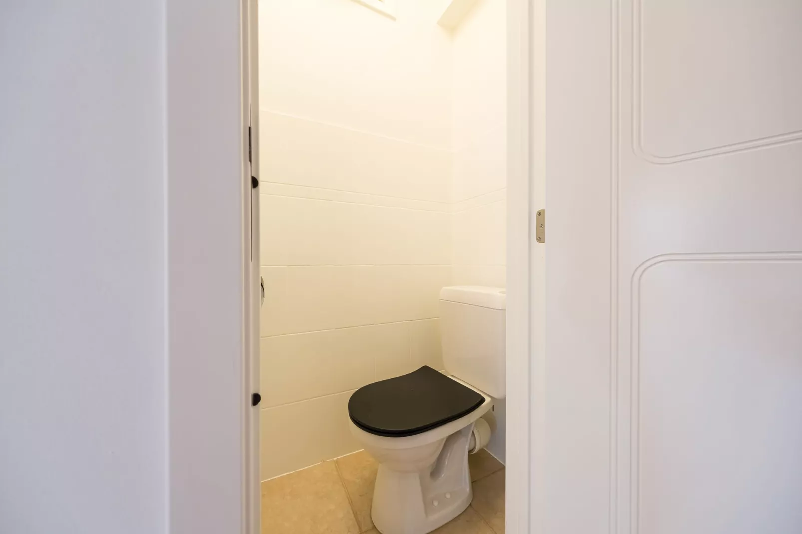 Suzanne 0602-Bathroom