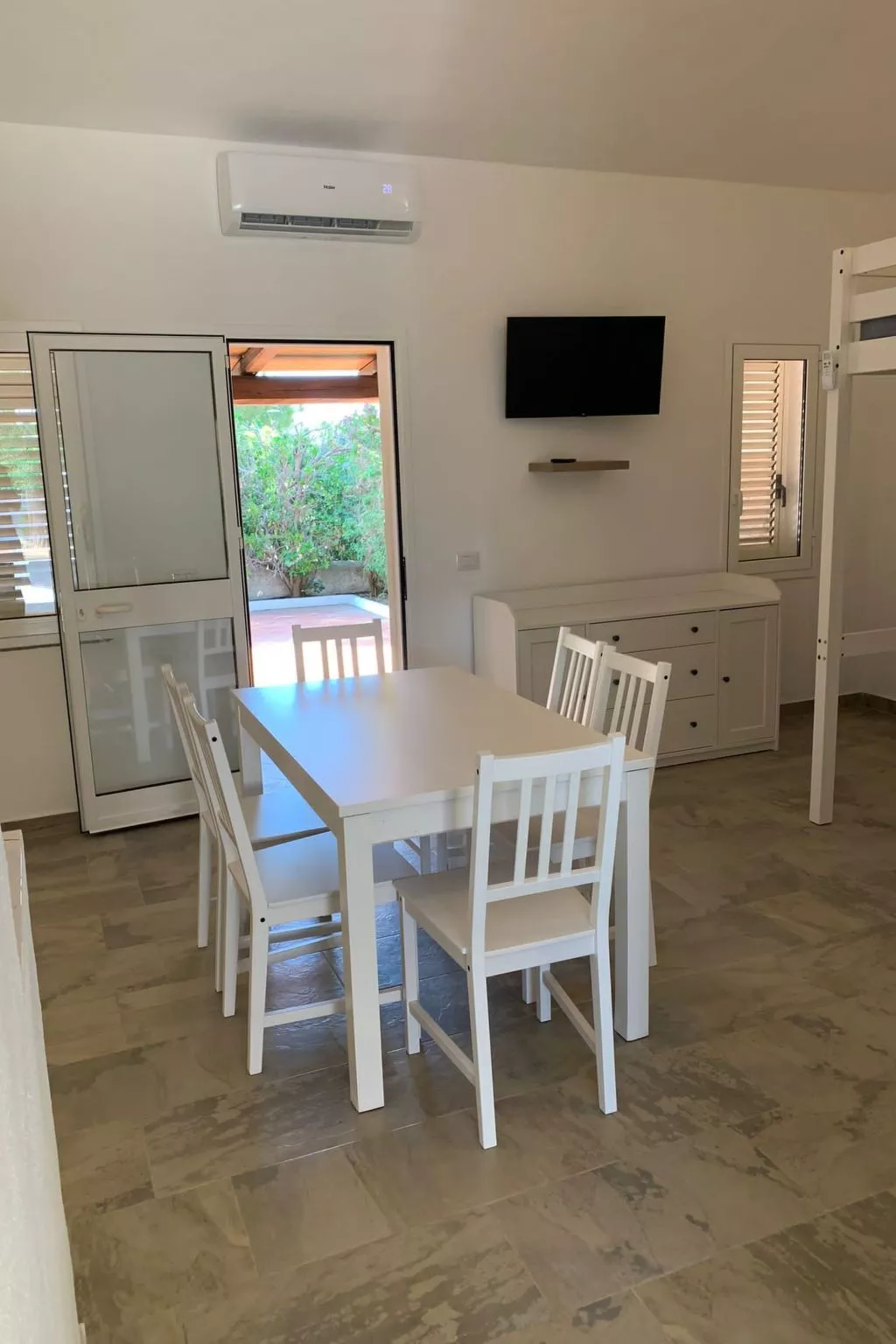 Haus Ulysses in der Nähe des Meeres-Drinnen