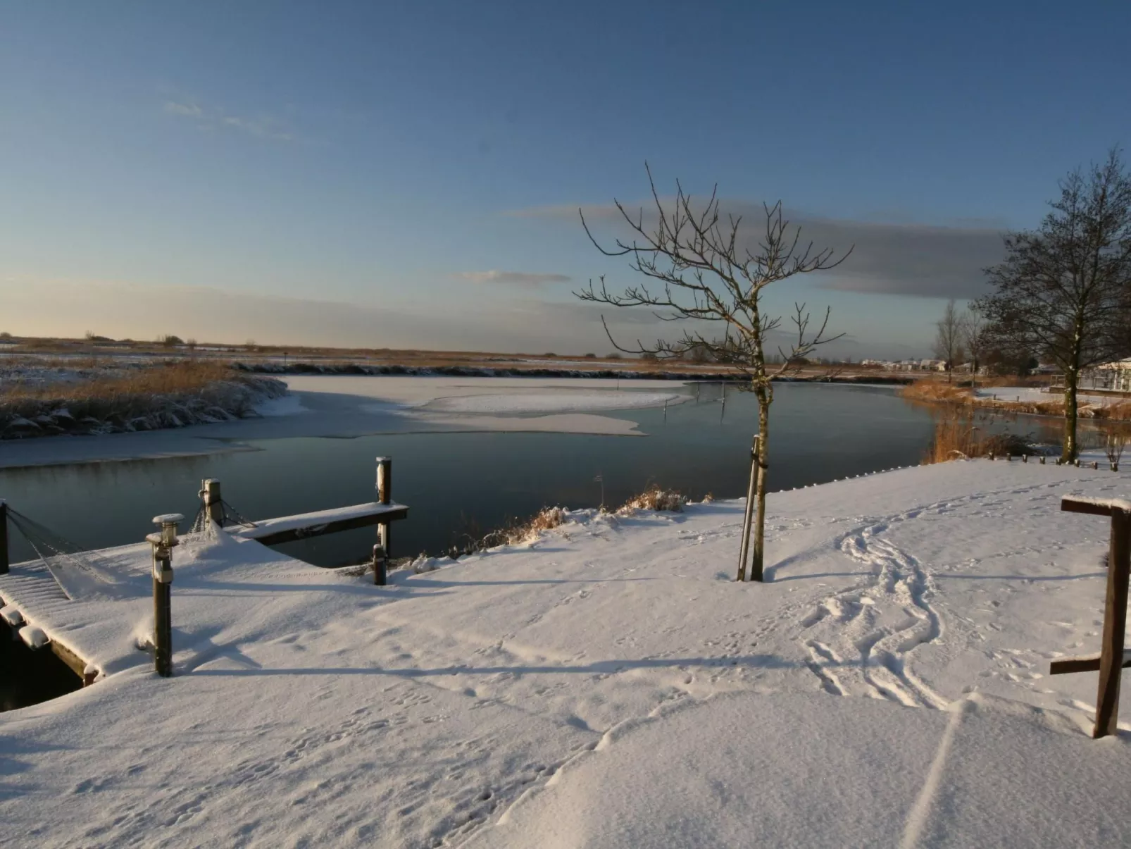 Starvilla in Makkum mit Sauna und schöner Aussicht-Draußen