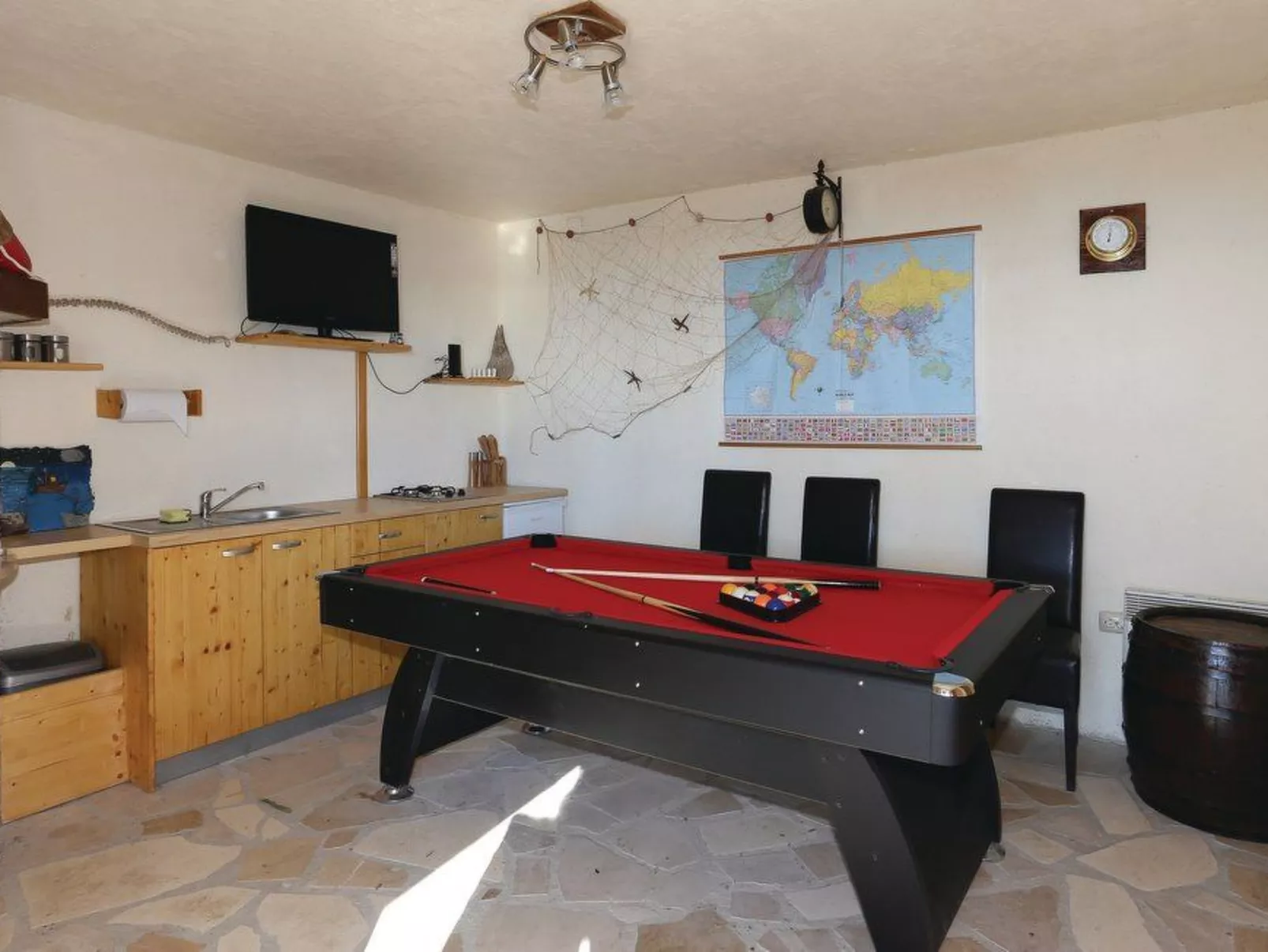 "Villa Petar" mit Infinity Pool-Drinnen