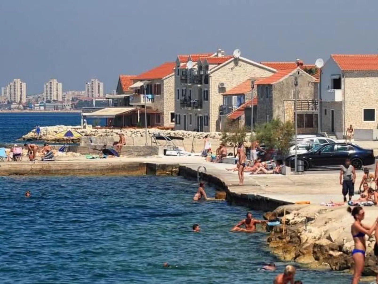 Wohnung mit Blick auf das Wasser-Image-tags.info