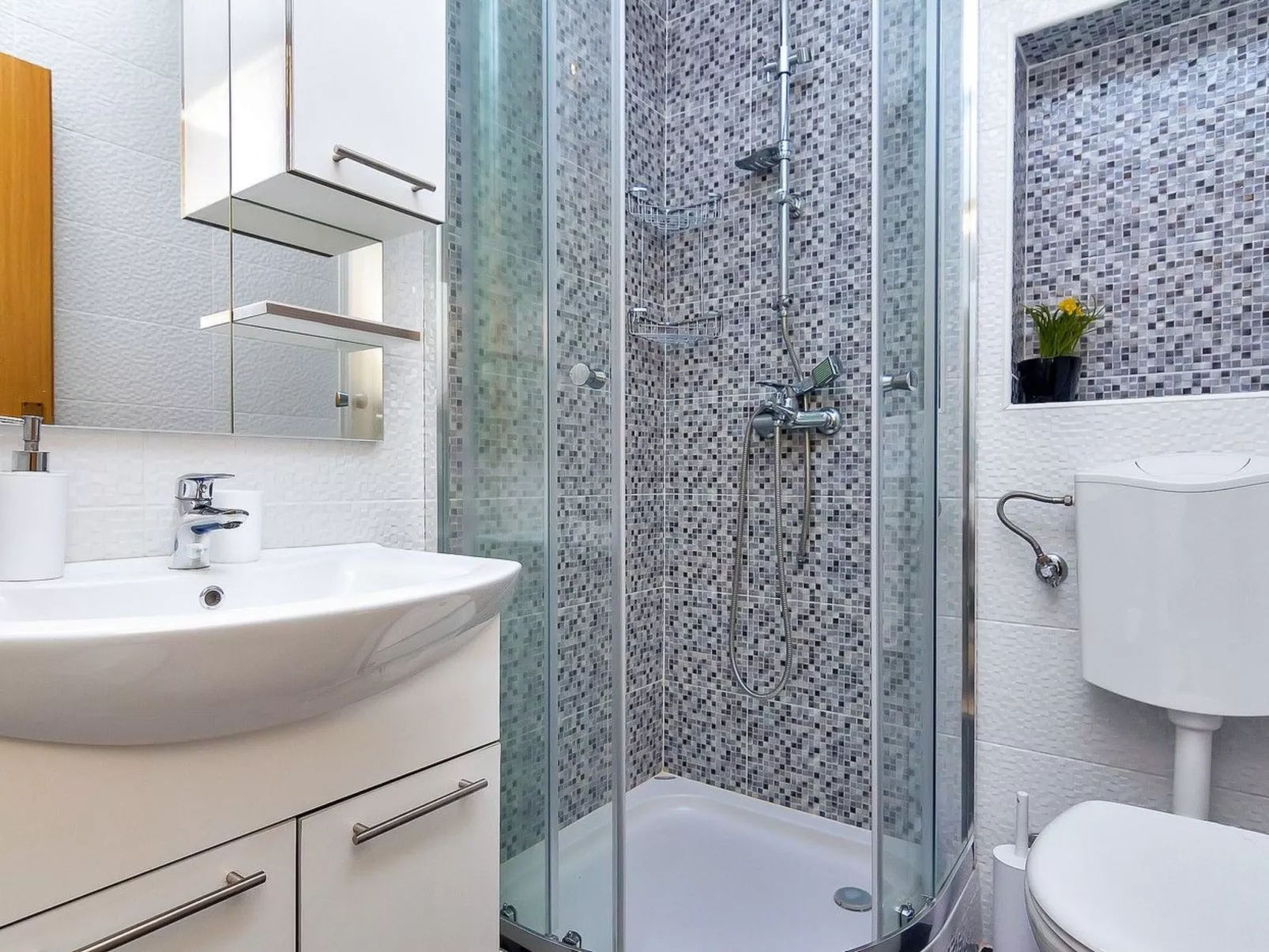 Renoviertes Ferienhaus in Tučepi mit Privatem Pool-Drinnen