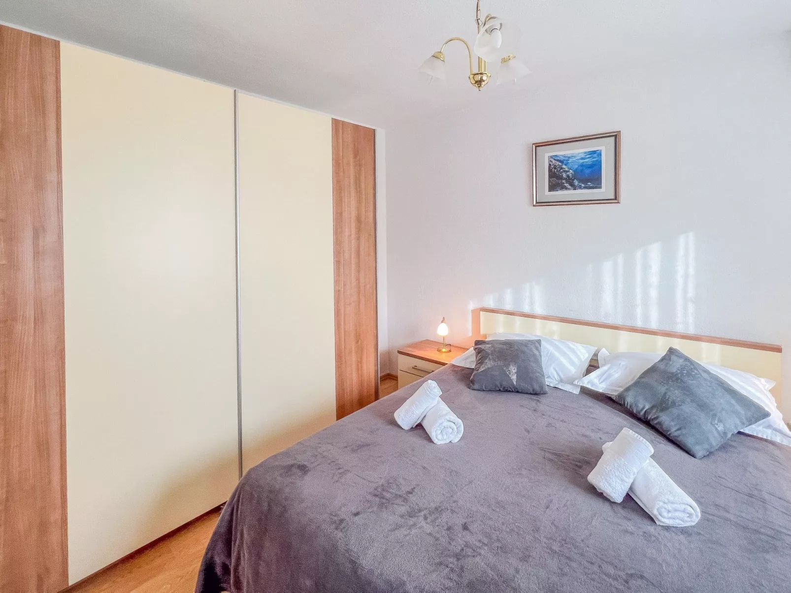 Günstiges Ferienhaus mit Pool und Meerblick-Dedans