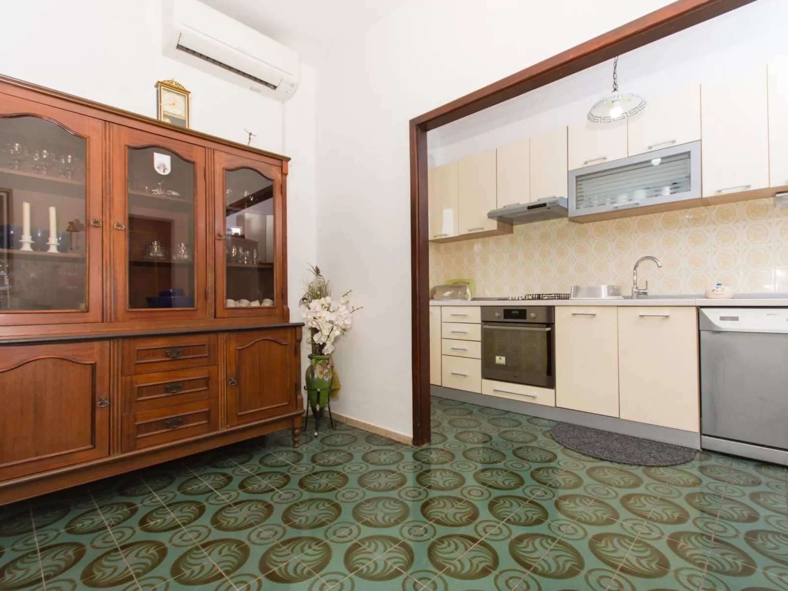 Wohnung "Lorenzo" mit Terrasse-Dedans