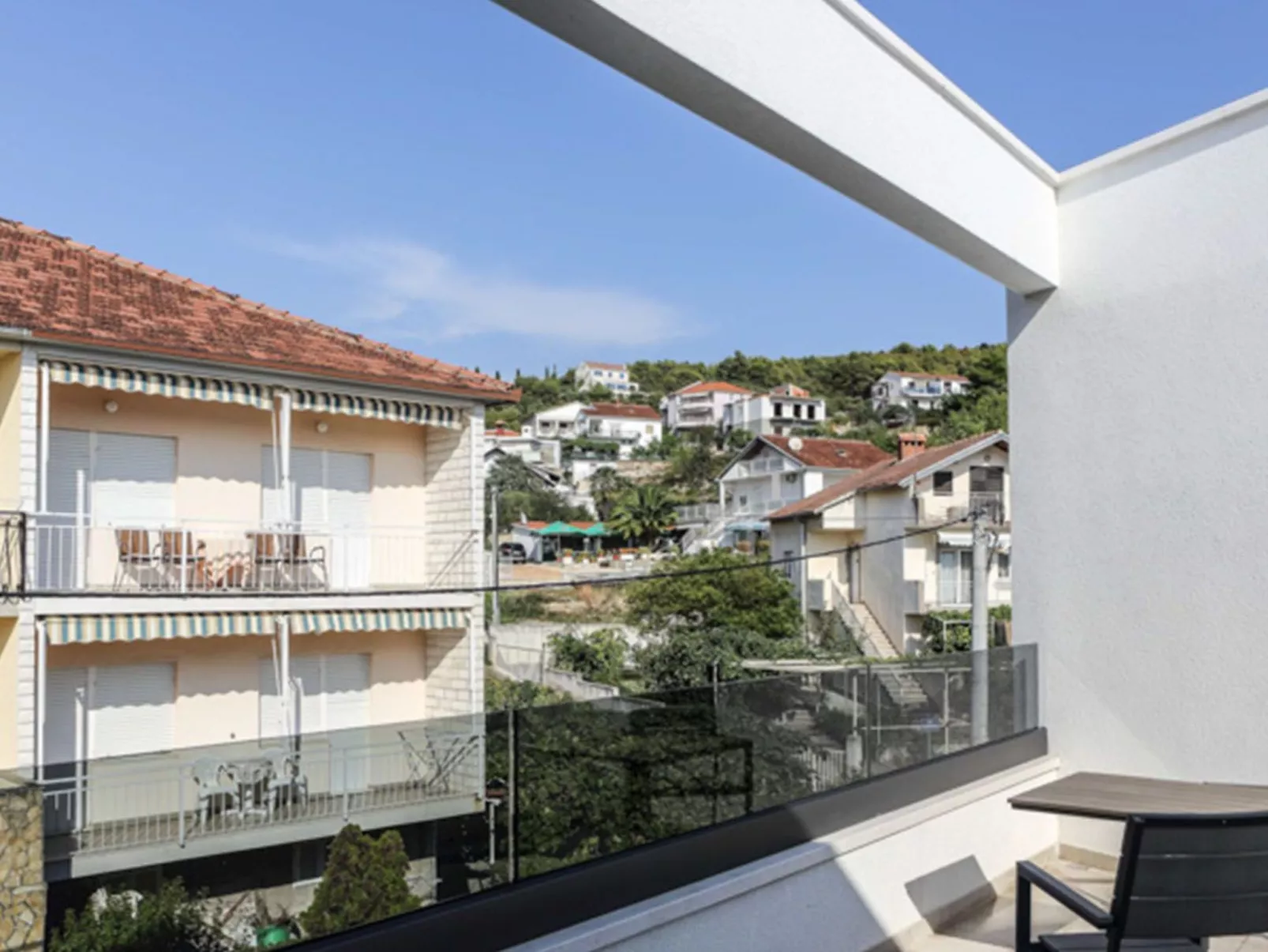 Luxusvilla Viola mit Pool, Sauna und Fitnessraum-Draußen