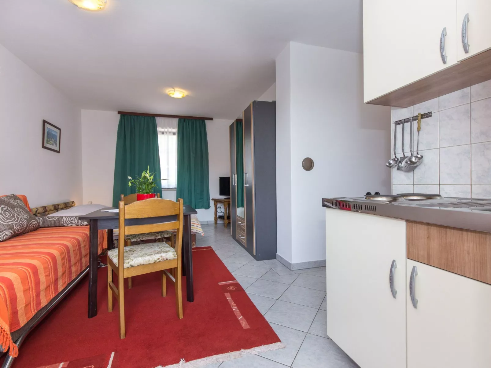 Apartmenthaus „Sean“ mit Parkplatz, Olivenhain-Dedans