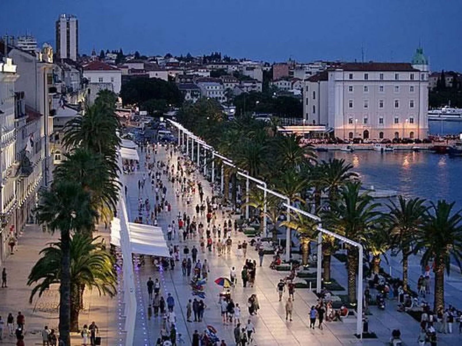 Studio im Erdgeschoss, beim berühmten Znjan-Strand-Draußen