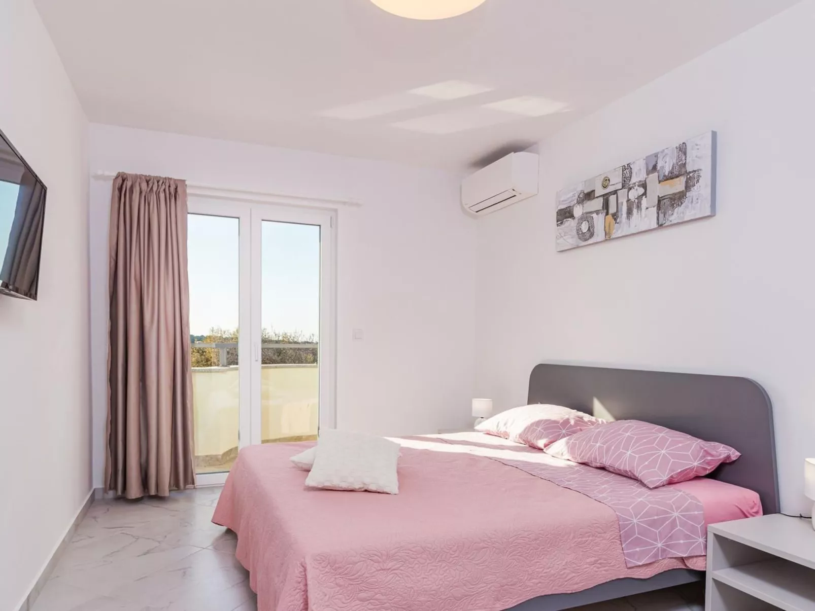 Ferienvilla "Villa Berg" mit privatem Pool-Image-tags.info