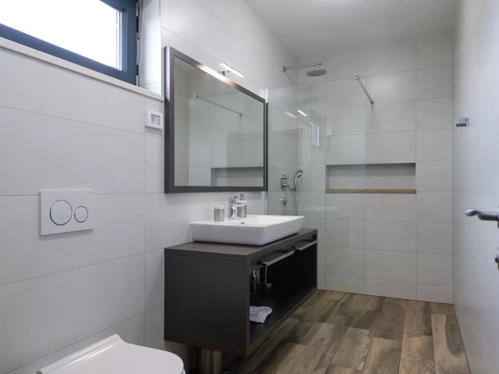 Villa EmMa mit 5 Schlafzimmern und beheiztem Pool-Image-tags.info