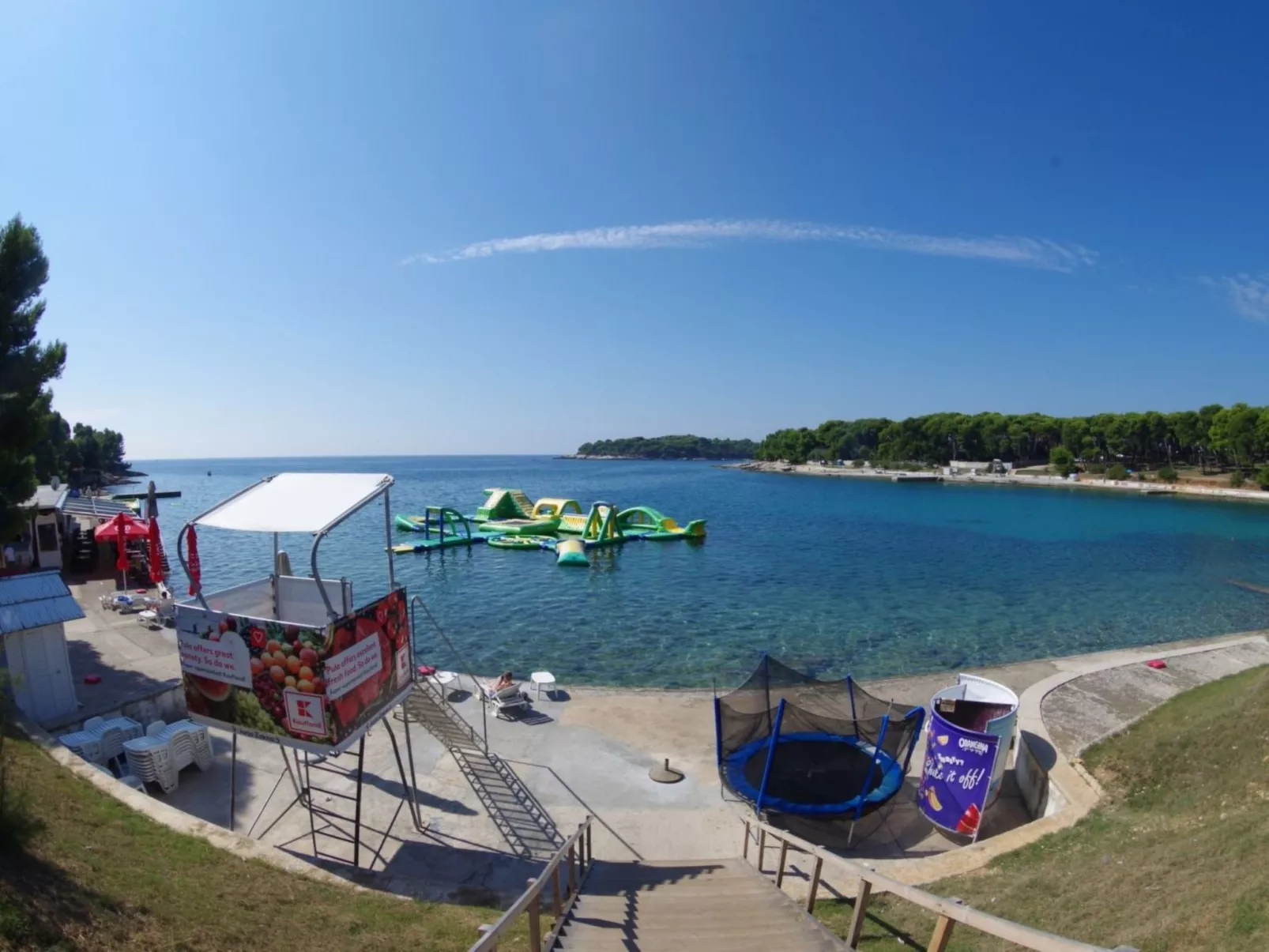 "Dunja", Pula-Dehors