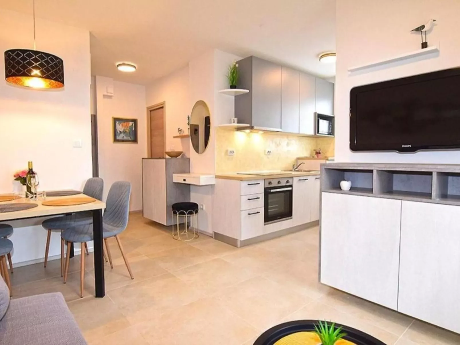 Modern eingerichtete Wohnung in der Nähe des Strandes...-Dedans