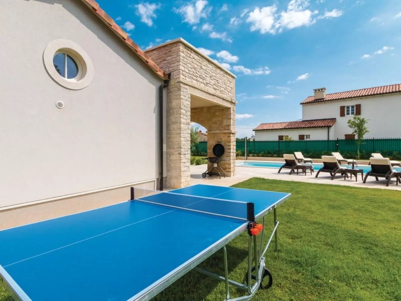 'Villa Oliva' mit privatem Pool-Outside