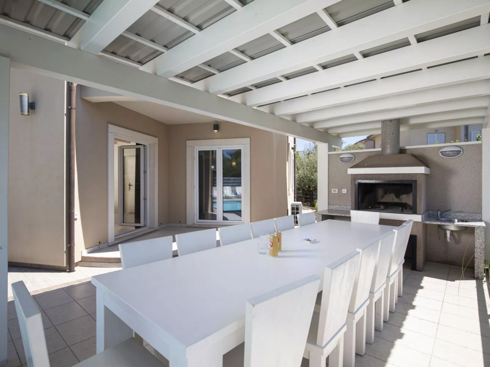 8-Schlafzimmer-Villa Bianca mit Pool, Sauna, Billard-Inside