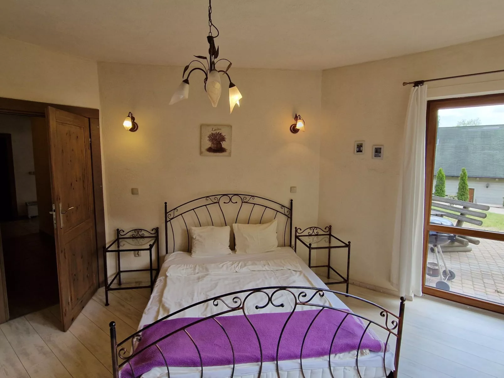 Haus am See mit Sauna-Drinnen