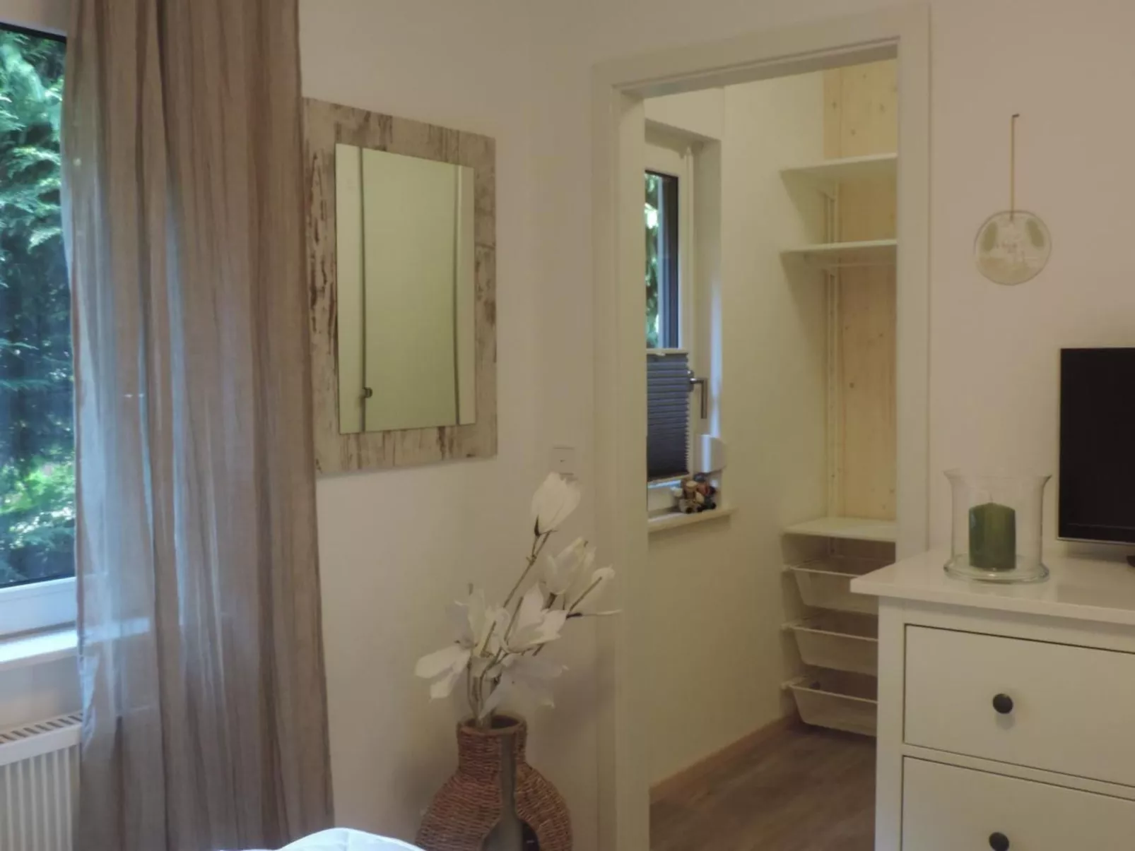 Gartenblick in Vöhl-Basdorf-Dedans