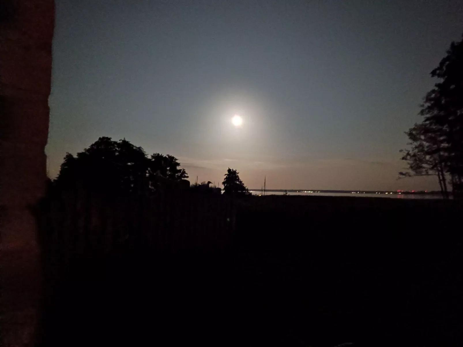 Admiral's Corner Luv-Outside