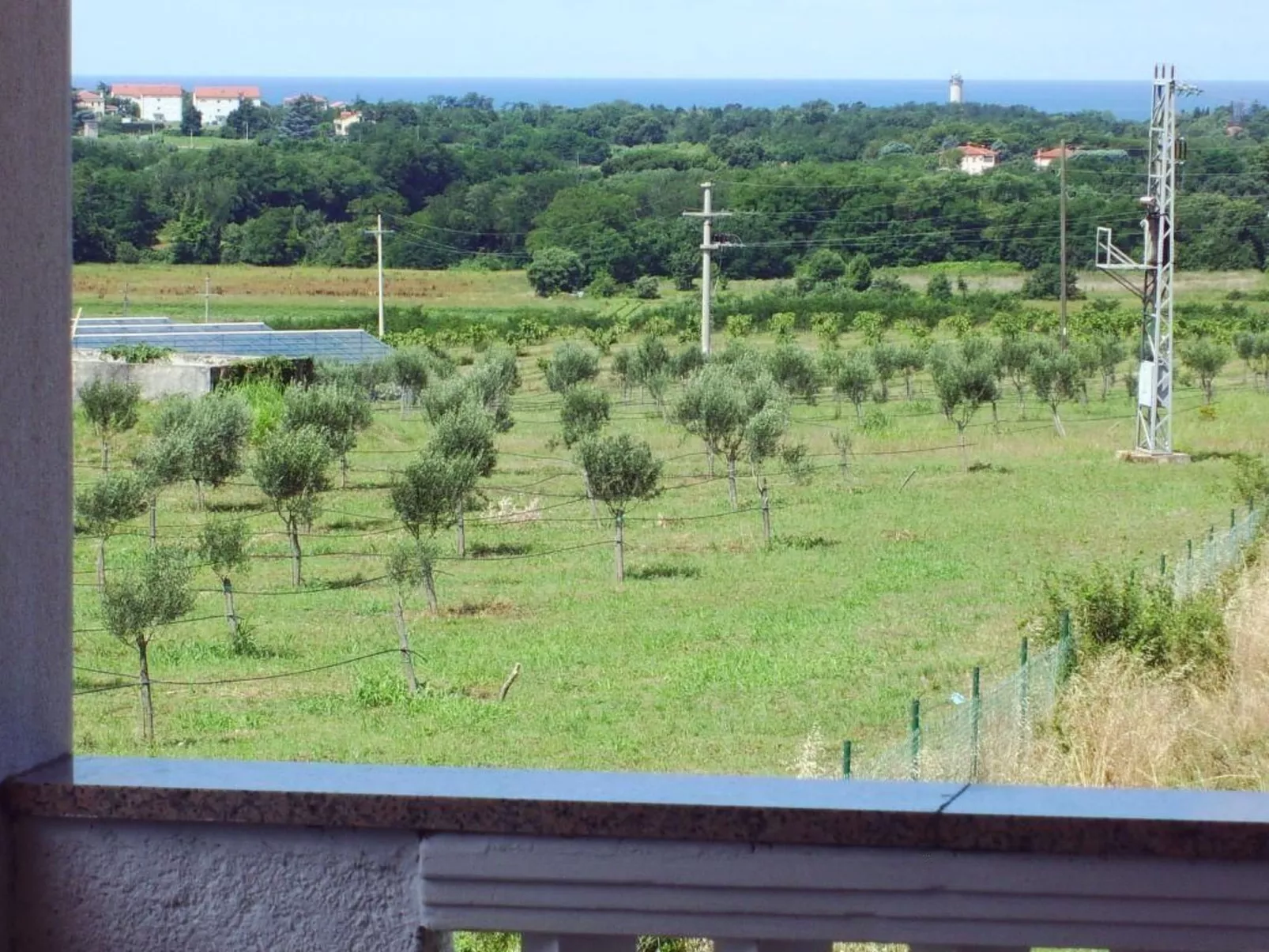 Mit beheiztem Pool und Meerblick-Inside