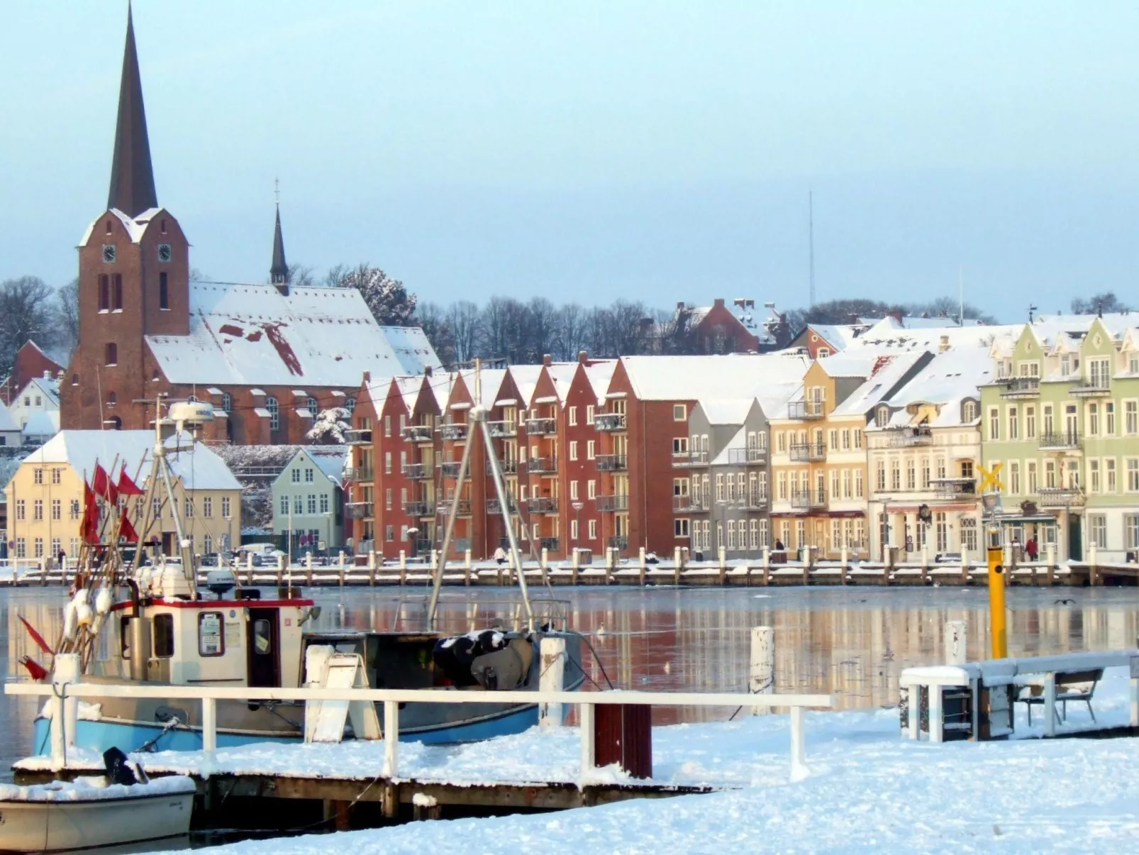 Modernes, geräumiges Haus mit großer Terrasse-Dehors