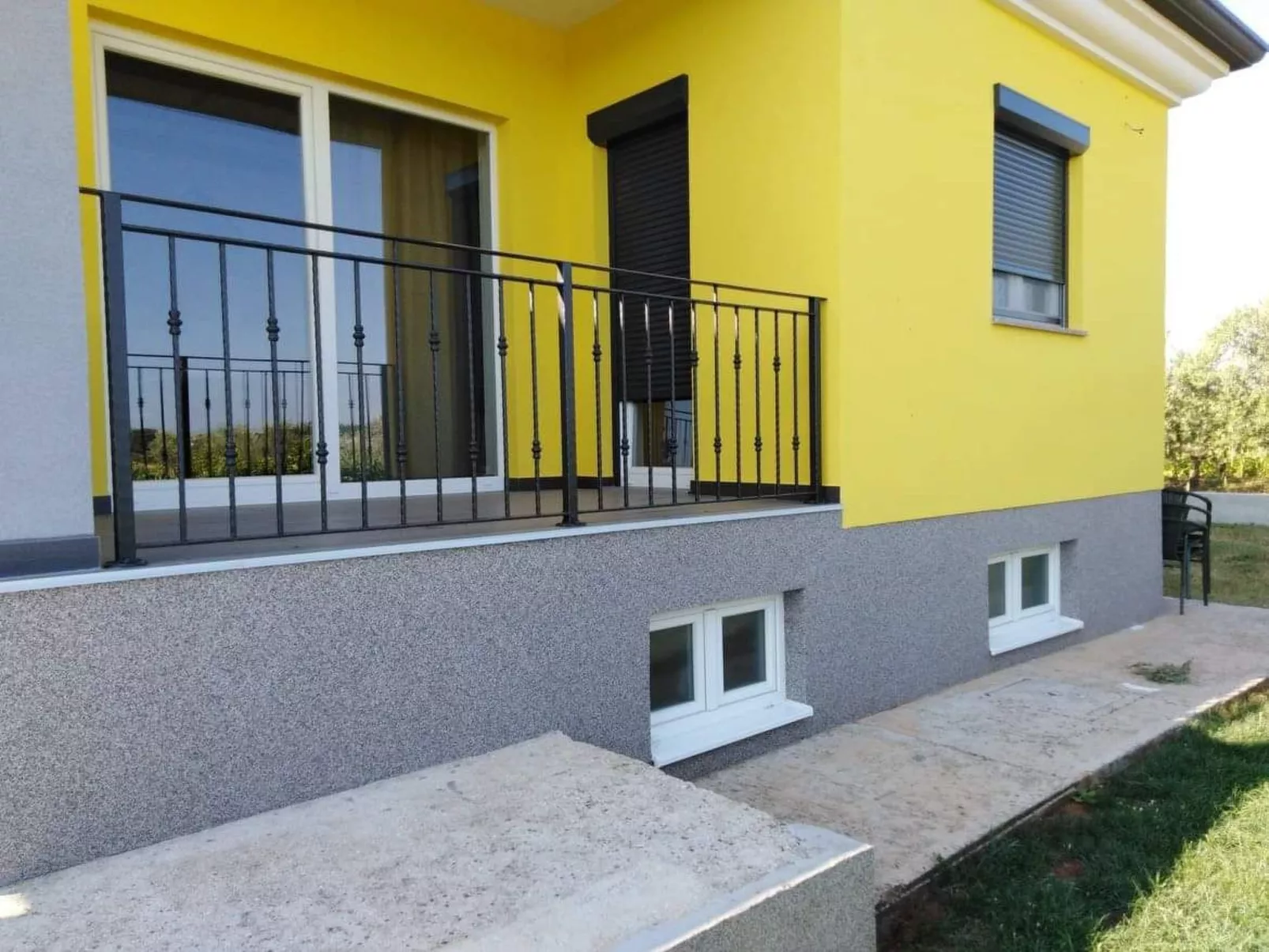 Mit Terrasse, Grill und Garten-Dedans