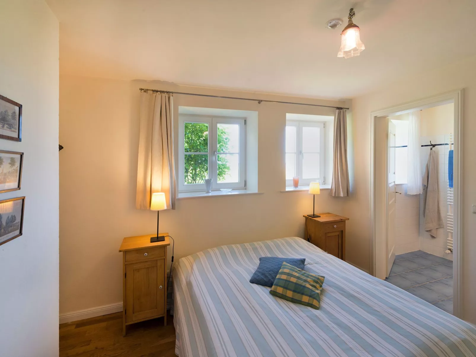 Wohnung im Erdgeschoss des Herrenhauses-Dedans