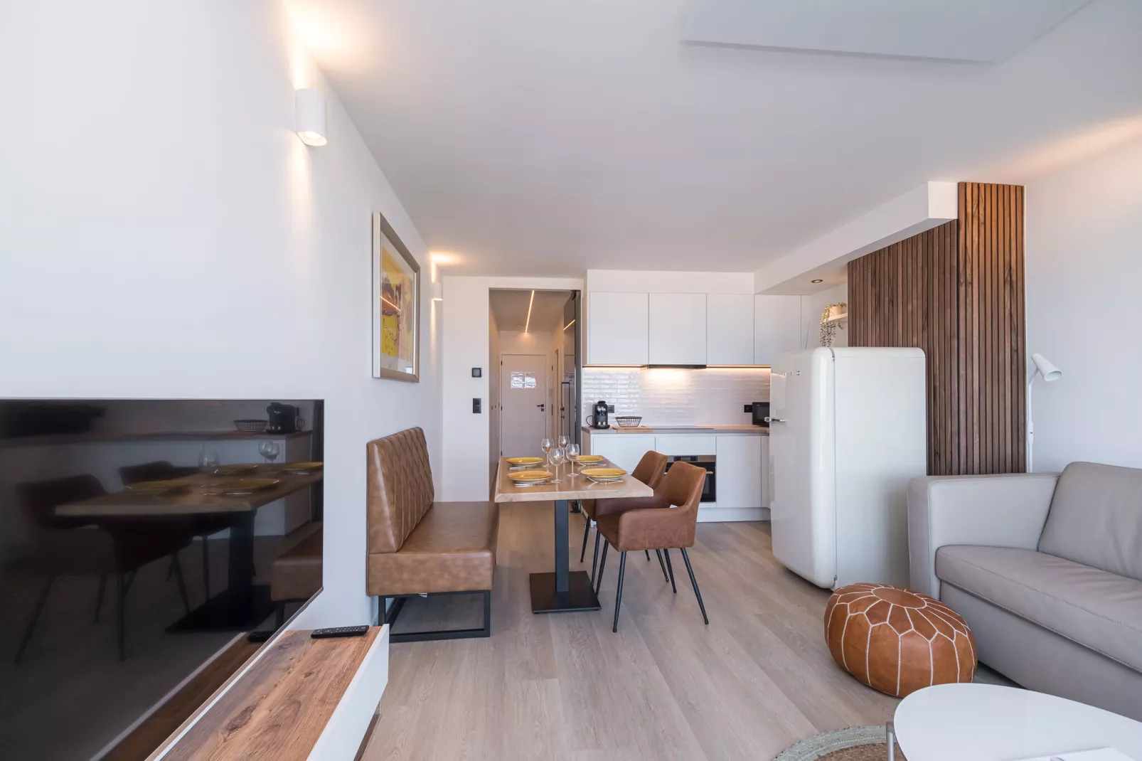 Exception 0103-Dining room