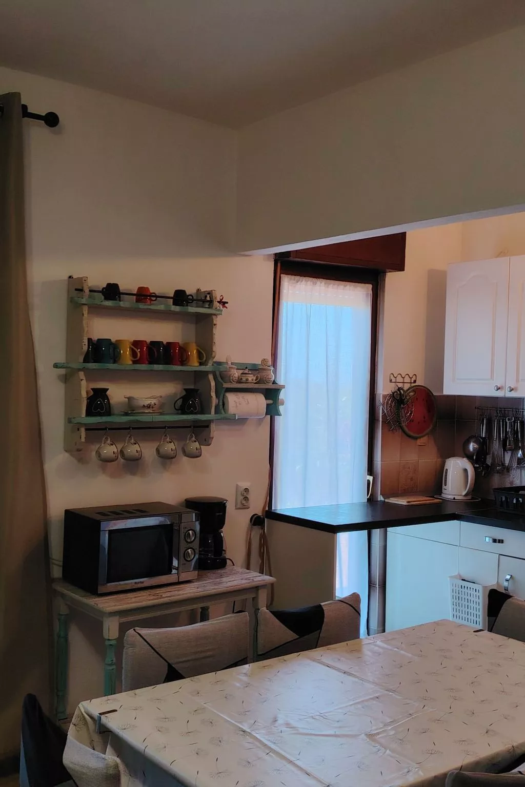 In Vir mit Terrasse und Garten-Drinnen