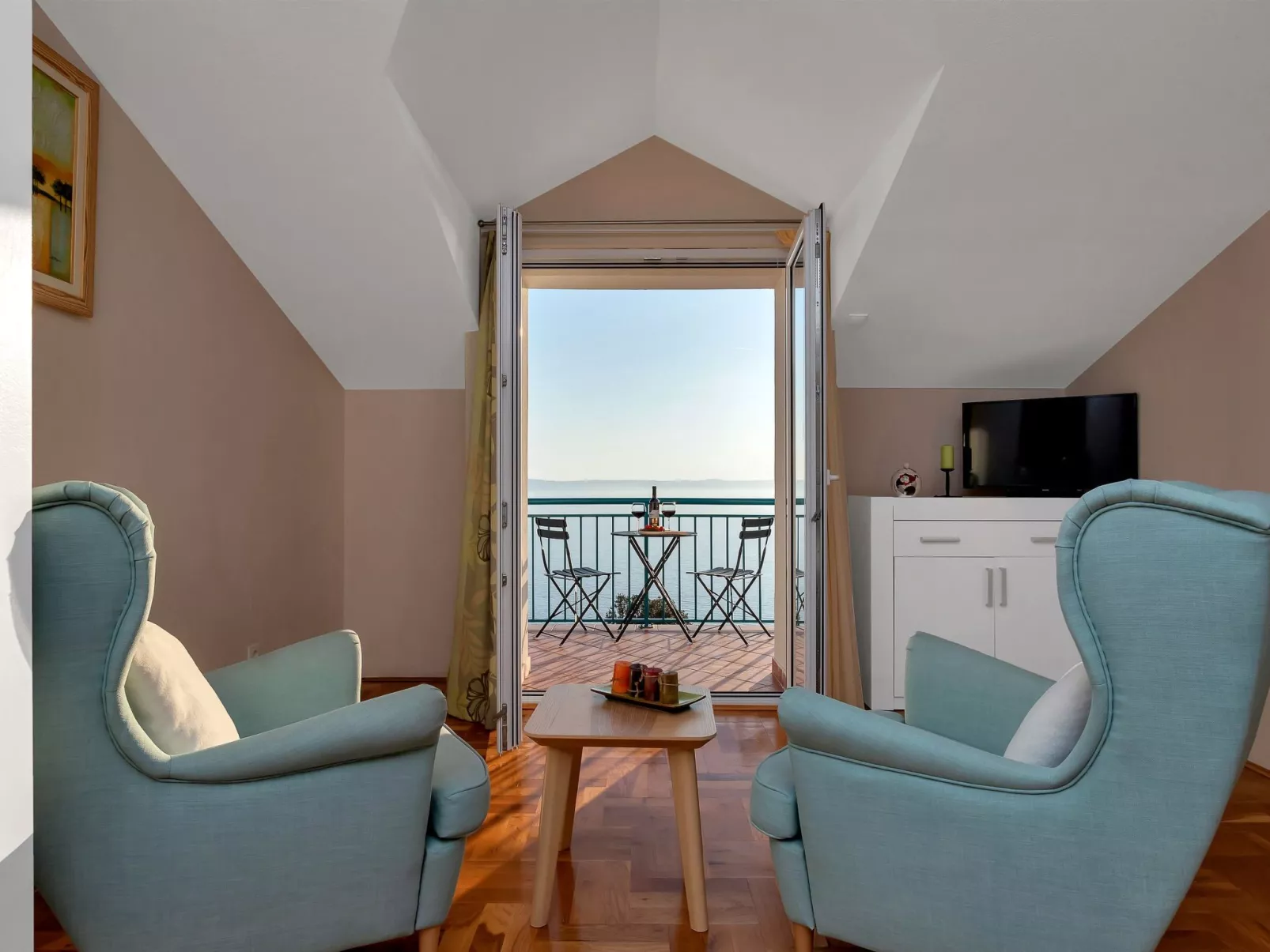 "Podgora" mit Blick auf das Wasser-Inside