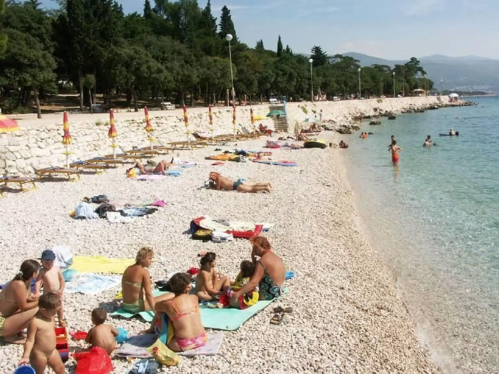 "Adriana" mit Blick auf das Wasser-Outside