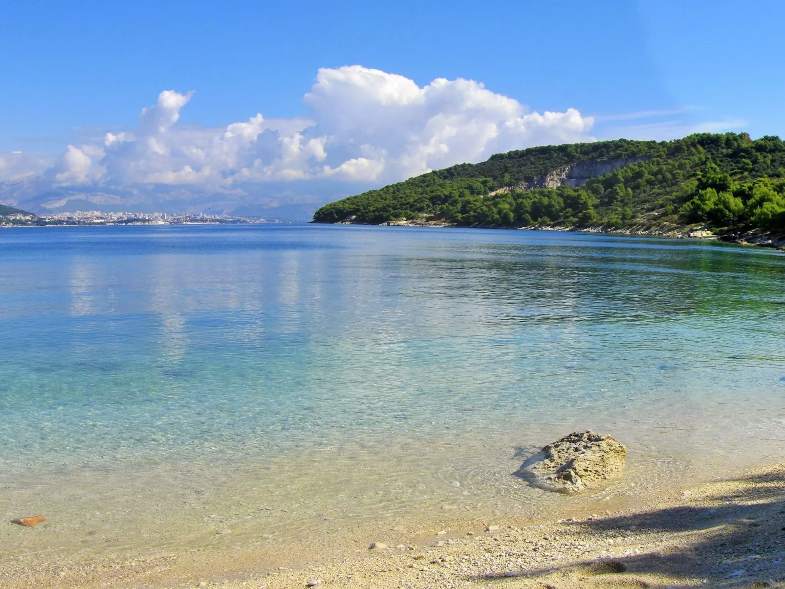 Wohnung mit Grill, Terrasse und Garten-Draußen