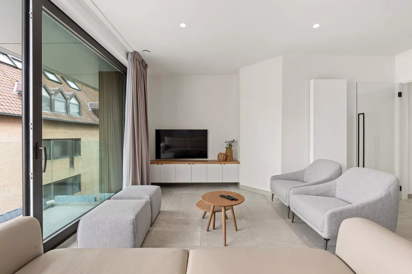 Maple Leaf 302-Living room