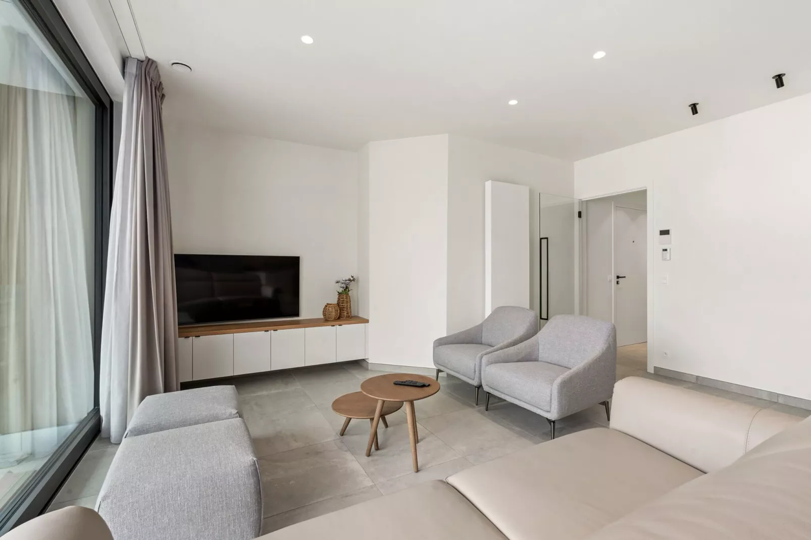 Maple Leaf 302-Living room