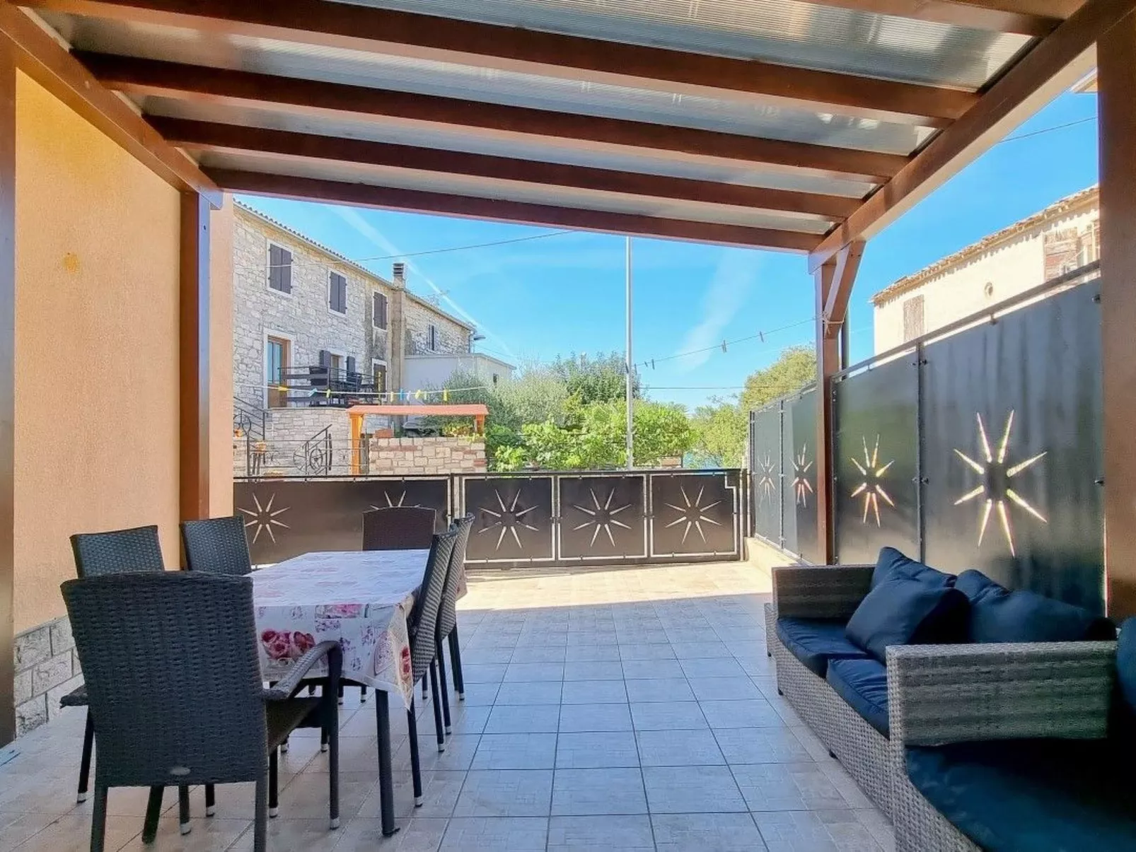 "Ivan" direkt am Strand-Inside