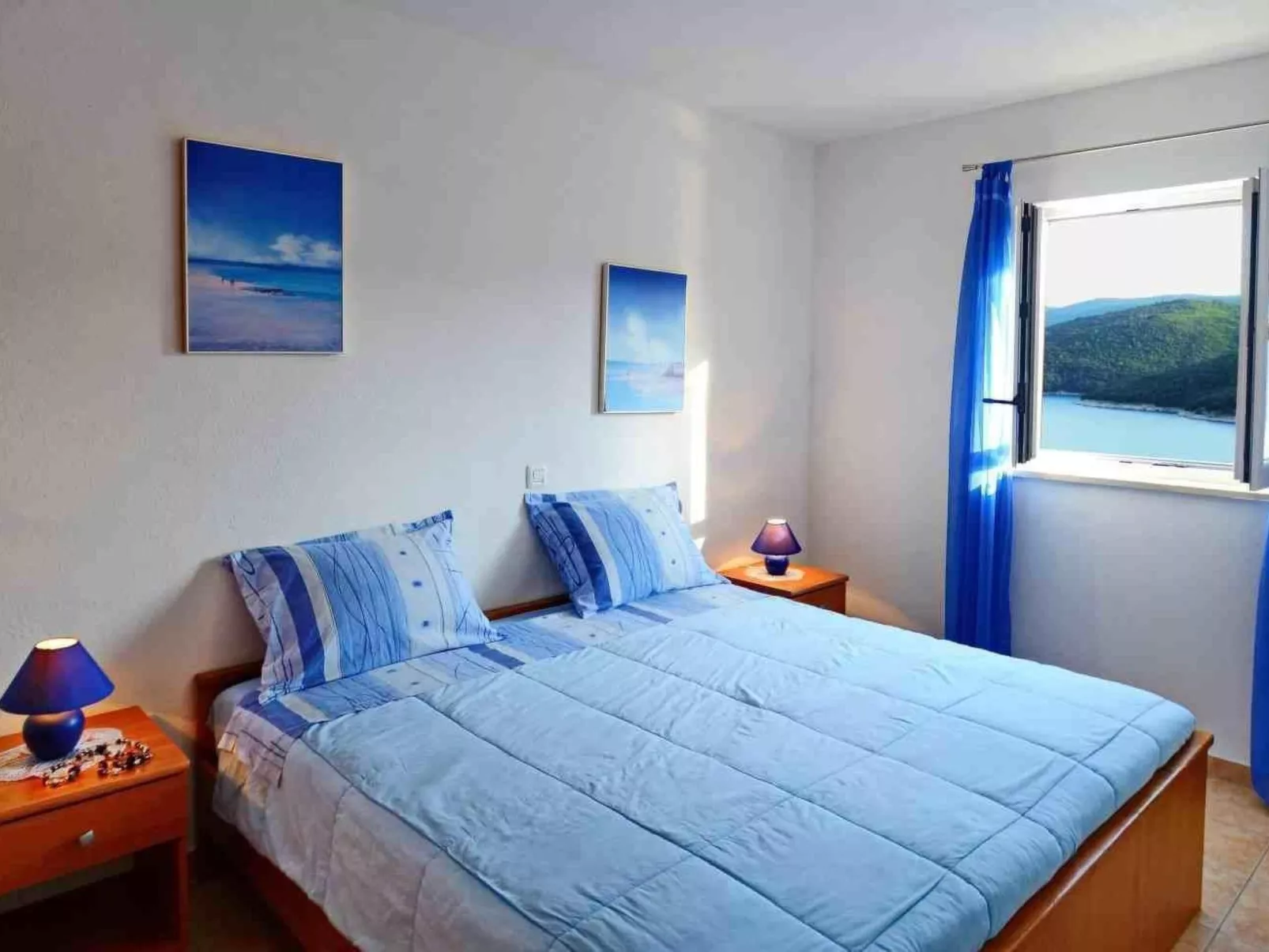 'Villa Ivisa' mit eigenem Pool-Inside