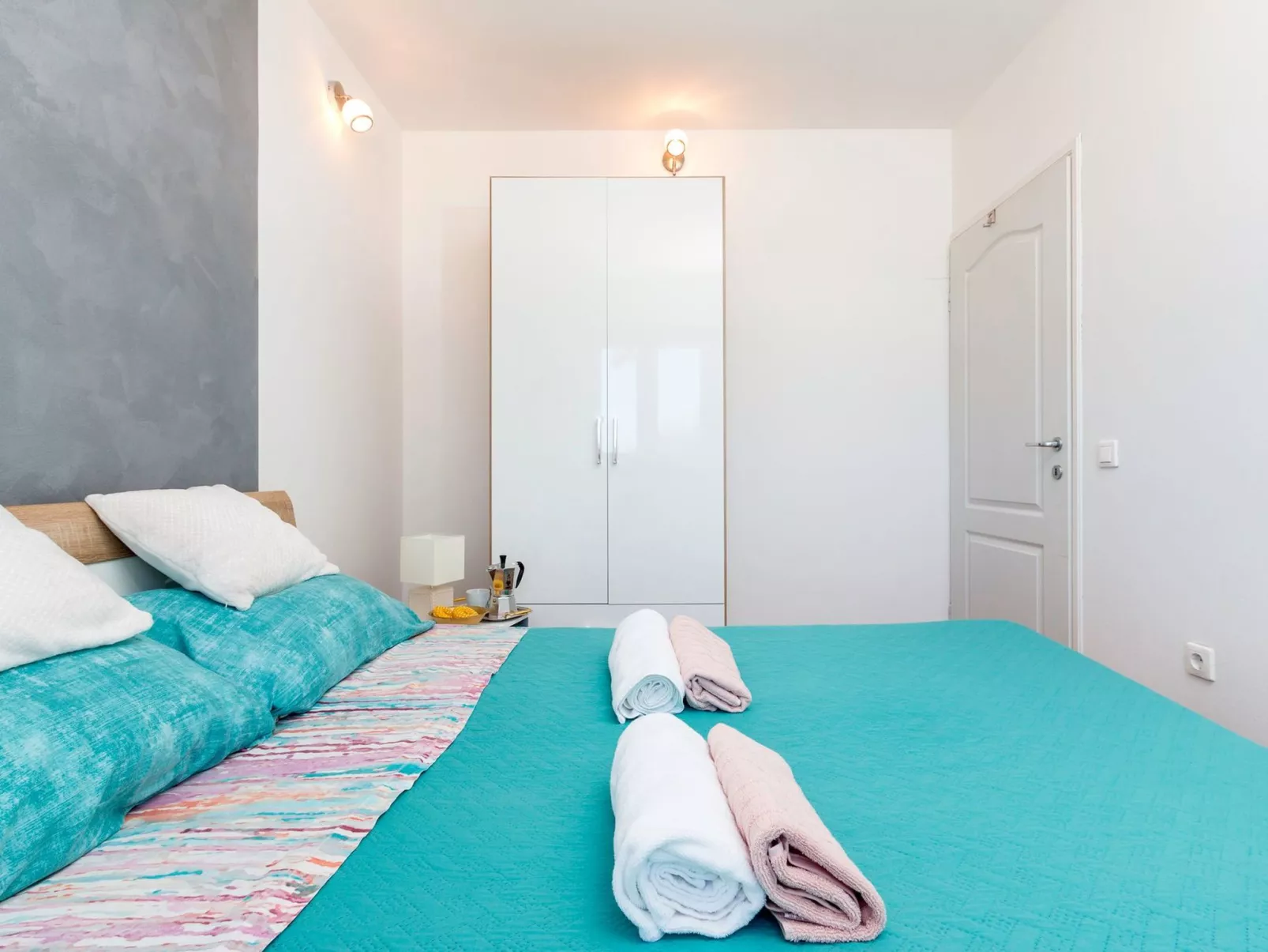 AQUA mit Pool-Dedans