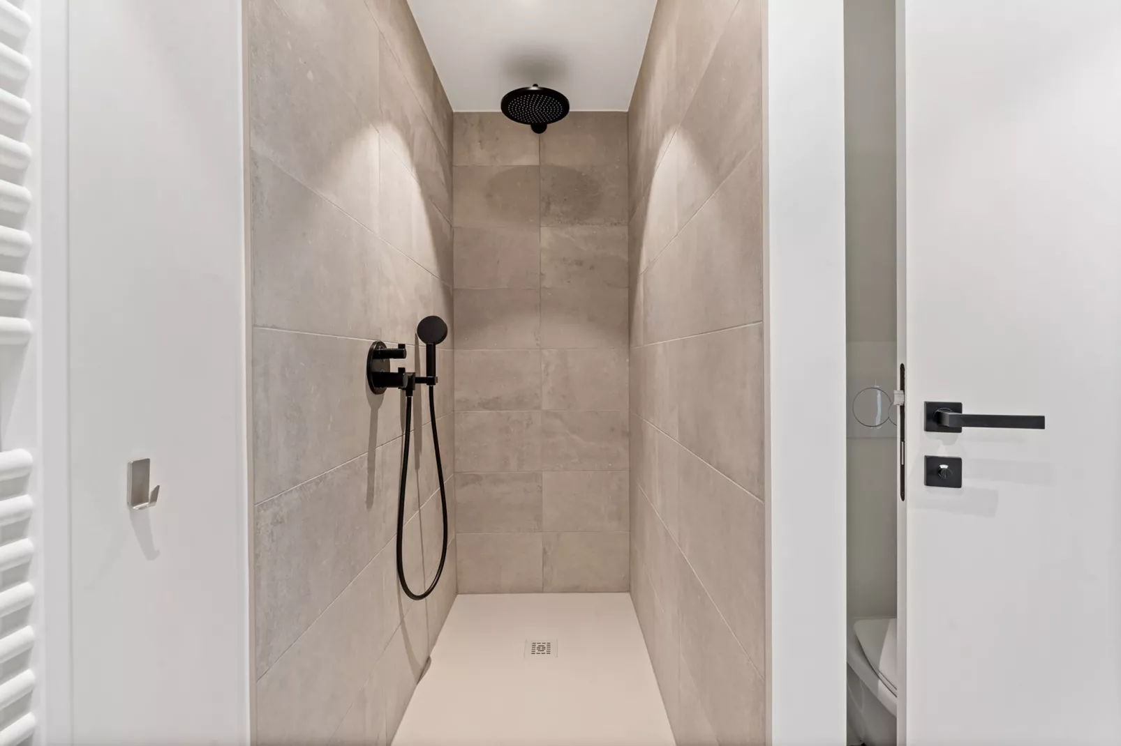 Maple Leaf 302-Bathroom