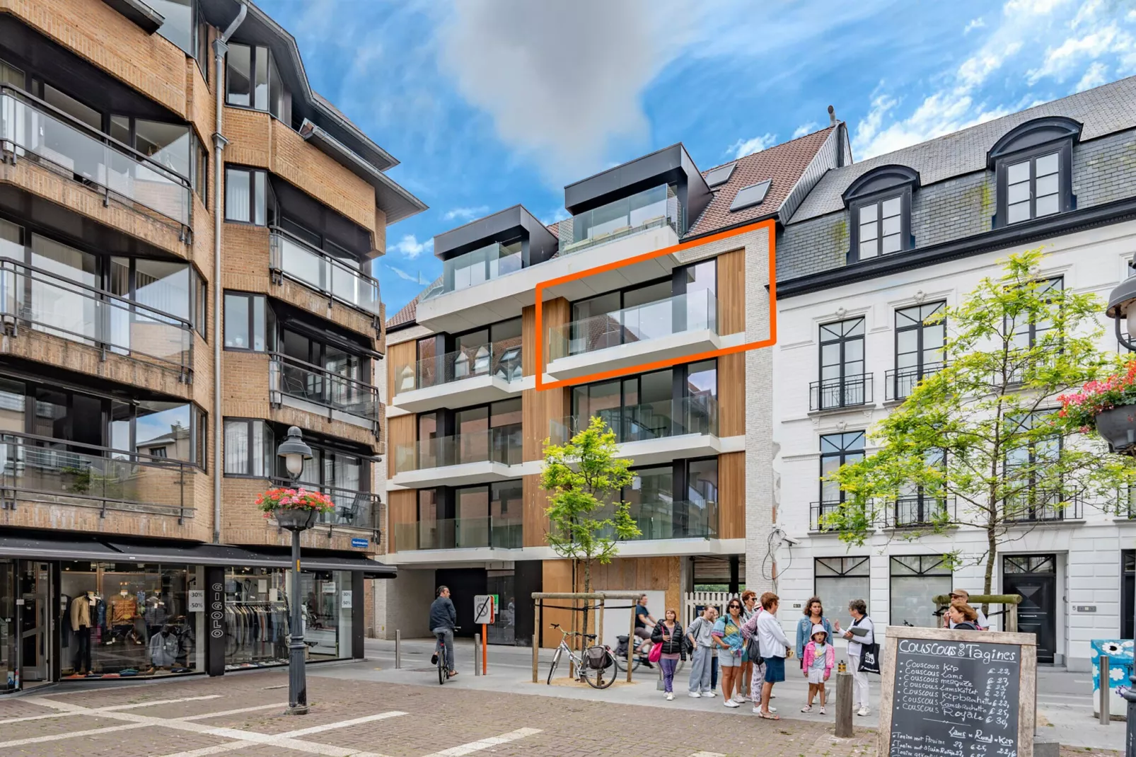 Maple Leaf 302-Exterior summer
