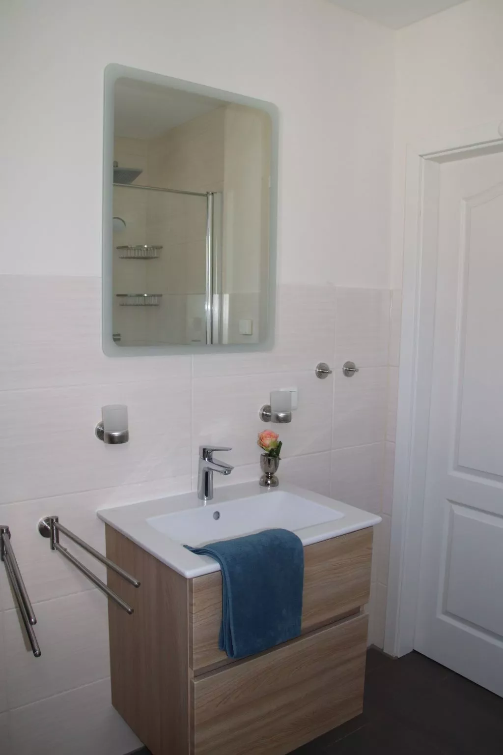 Mit Garten, Sauna, Kamin und Whirlpool-Inside