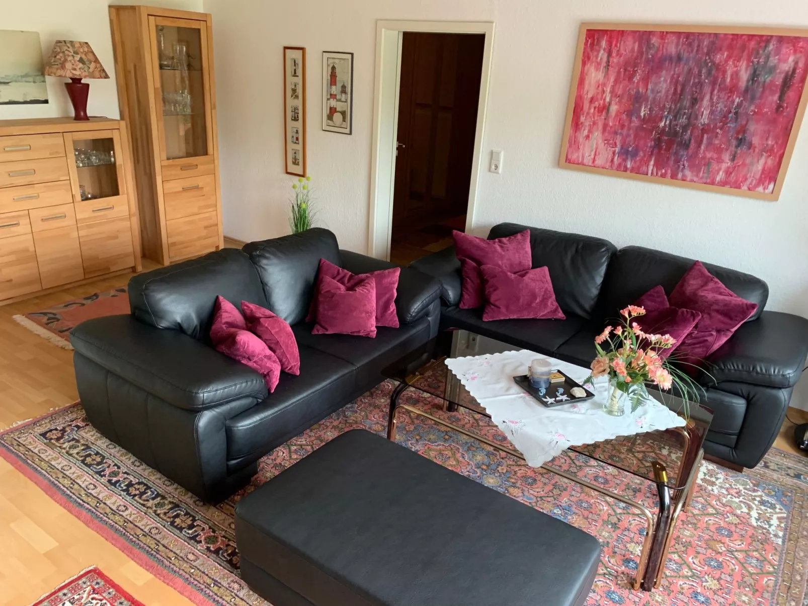 In Hage mit Garten, Terrasse und Grill-Dedans