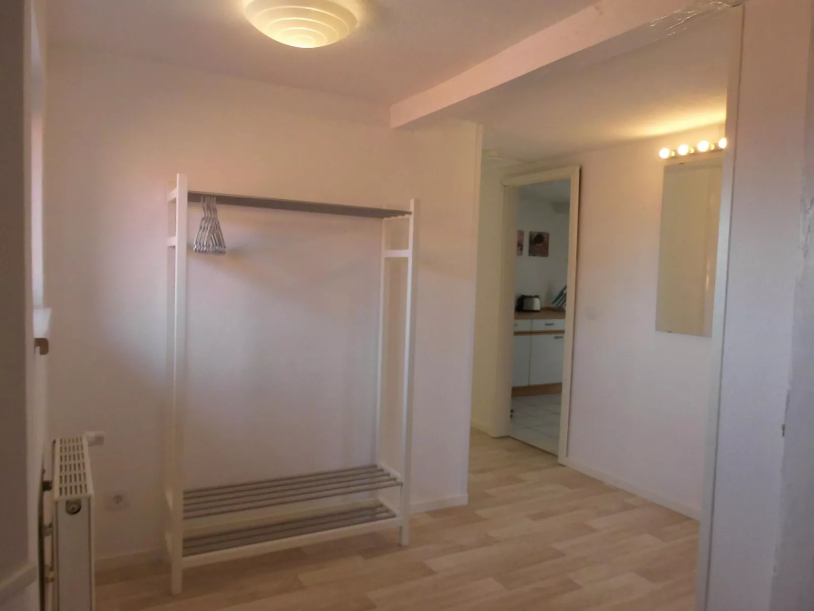 Charmante Fewo mit Großem Balkon-Dedans