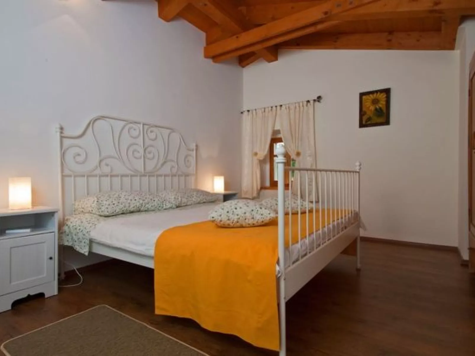 Modernes Ferienhaus in Vadreš mit Privatem Pool-Dedans