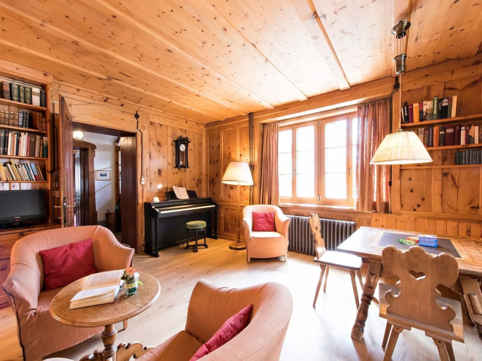 Chesa Lagrev-Schucan-Inside