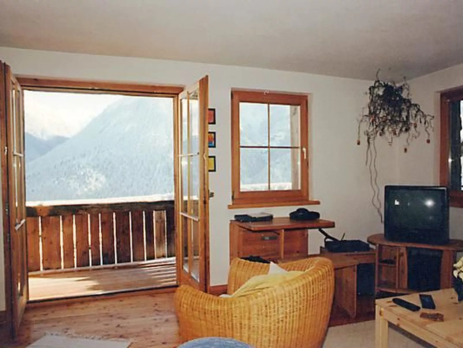 Curtin Sot 15a-Drinnen